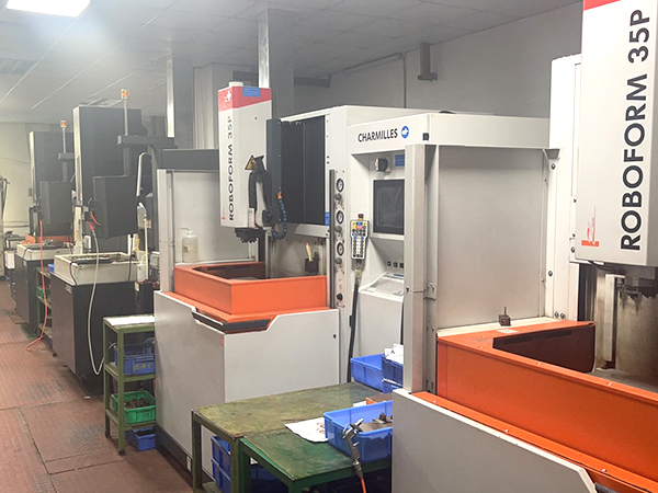 富豪盛注塑車(chē)間