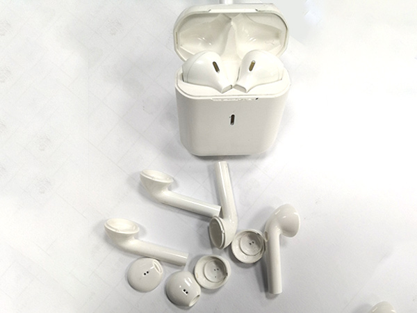 藍(lán)牙耳機(jī)外殼注塑