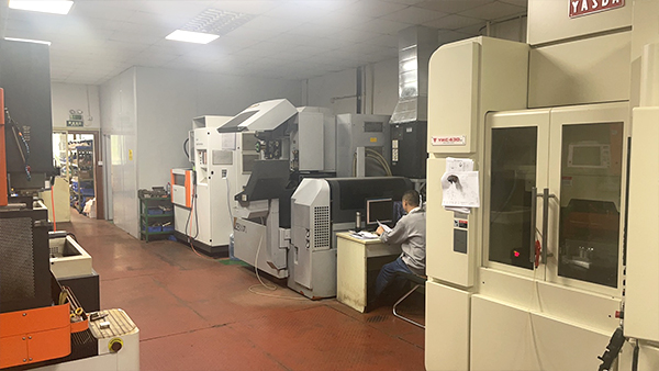 塑膠注塑加工操作時(shí)需要注意什么？富豪盛來告訴你